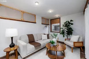 9324 N Burr Ave, Portland, OR 97203 - Photo 14