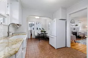 9324 N Burr Ave, Portland, OR 97203 - Photo 6