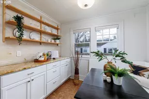 9324 N Burr Ave, Portland, OR 97203 - Photo 8