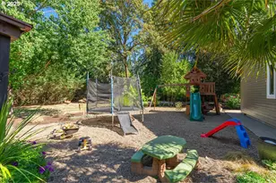 9989 NE Trillium Ln, Newberg, OR 97132 - Photo 34