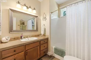 9989 NE Trillium Ln, Newberg, OR 97132 - Photo 22