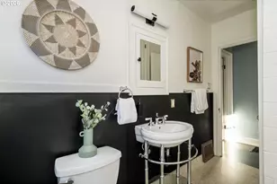 2621 N Sumner St, Portland, OR 97217 - Photo 20