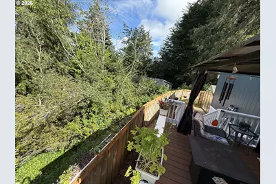585 Village Pines Ave, Coos Bay, OR 97420 - Photo 34