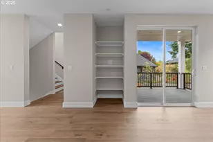 9818 SW 34th Pl, Portland, OR 97219 - Photo 10