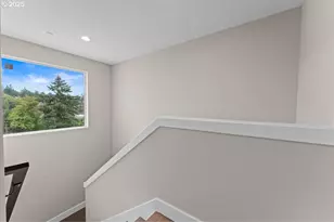 9818 SW 34th Pl, Portland, OR 97219 - Photo 12