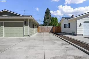 2184 Loch Dr, Springfield, OR 97477 - Photo 4