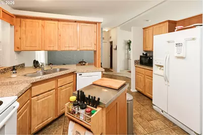 1225 W 10th Ave #20, Junction City, OR 97448 - Photo 14