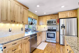 3877 NE 3rd St, Gresham, OR 97030 - Photo 8