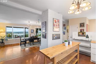 6409 SE Evergreen Hwy, Vancouver, WA 98661 - Photo 8