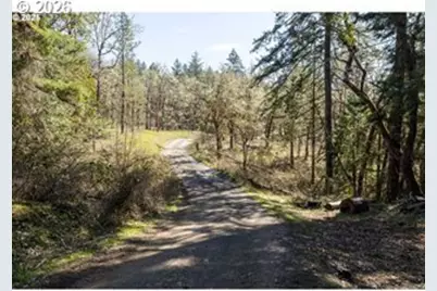 620 Cleveland Loop Dr, Roseburg, OR 97471 - Photo 4