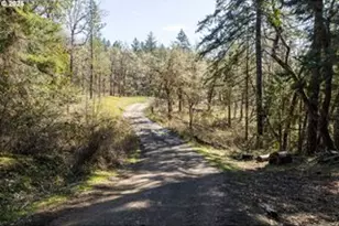 620 Cleveland Loop Dr, Roseburg, OR 97471 - Photo 4