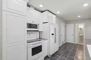 13705 NE Beech St, Portland, OR 97230 - Photo 6