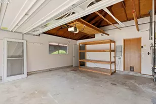 13705 NE Beech St, Portland, OR 97230 - Photo 34