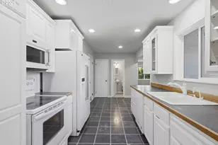 13705 NE Beech St, Portland, OR 97230 - Photo 4