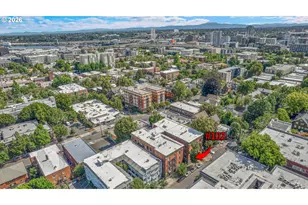 2109 NW Irving St, Portland, OR 97210 - Photo 2