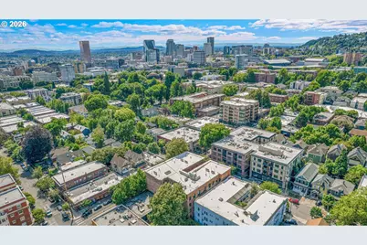 2109 NW Irving St #102, Portland, OR 97210 - Photo 42