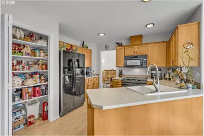 18928 Highland Dr, Oregon City, OR 97045 - Photo 16