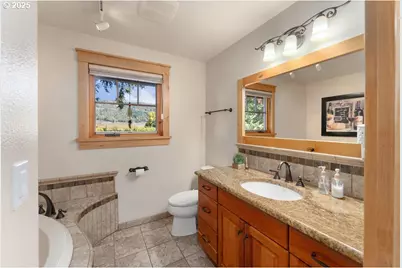 8690 Lookingglass Rd, Roseburg, OR 97471 - Photo 18