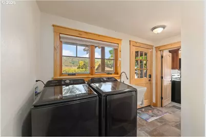 8690 Lookingglass Rd, Roseburg, OR 97471 - Photo 28