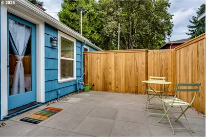 439 Almaden St, Eugene, OR 97402 - Photo 32