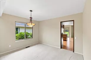 9480 SW Lakeside Dr, Portland, OR 97224 - Photo 10