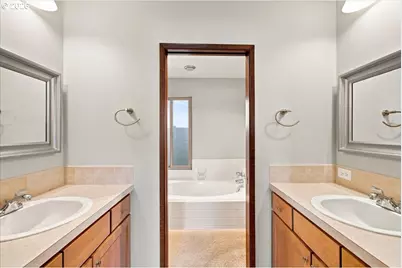 9480 SW Lakeside Dr, Portland, OR 97224 - Photo 28