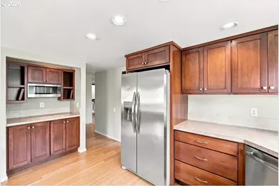 9480 SW Lakeside Dr, Portland, OR 97224 - Photo 14