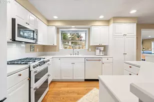 1220 Farrview Ct, West Linn, OR 97068 - Photo 12