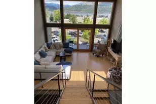 606 Cascade Ave, Hood River, OR 97031 - Photo 2