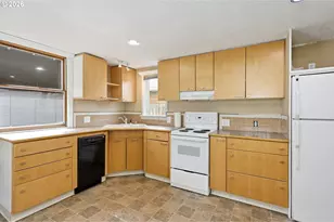 503 S Washington St, Condon, OR 97823 - Photo 32