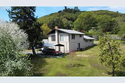176 Homestead Dr, Myrtle Creek, OR 97457 - Photo 1