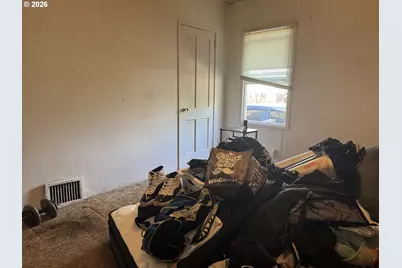 1725 NE 102nd Ave, Portland, OR 97220 - Photo 12