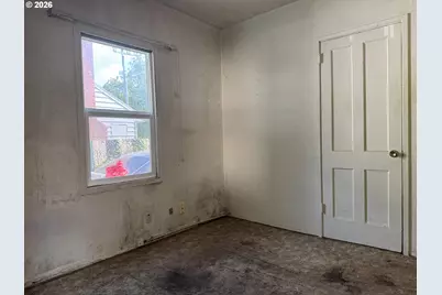 1725 NE 102nd Ave, Portland, OR 97220 - Photo 10