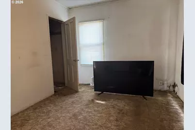 1725 NE 102nd Ave, Portland, OR 97220 - Photo 8