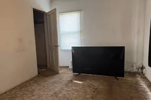 1725 NE 102nd Ave, Portland, OR 97220 - Photo 8