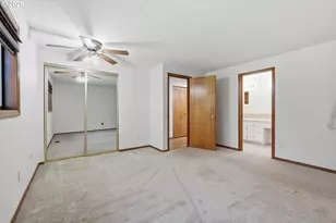 1596 NW Riverview Ave, Gresham, OR 97030 - Photo 16