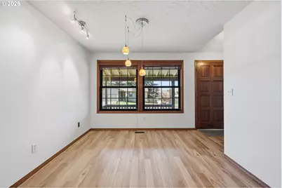 1596 NW Riverview Ave, Gresham, OR 97030 - Photo 12