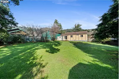 111 Cypress Ave, Garibaldi, OR 97118 - Photo 26