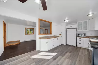 111 Cypress Ave, Garibaldi, OR 97118 - Photo 6