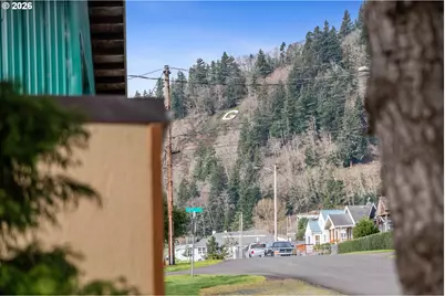 111 Cypress Ave, Garibaldi, OR 97118 - Photo 32