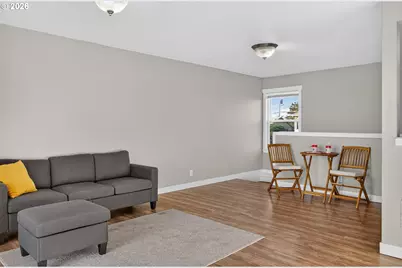 725 SE 6th St, Pendleton, OR 97801 - Photo 8