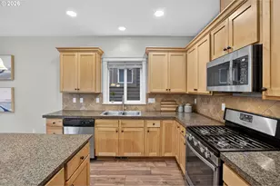 17481 SW Winona Ln, Beaverton, OR 97078 - Photo 8