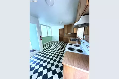 2840 Grand Ave, Astoria, OR 97103 - Photo 2