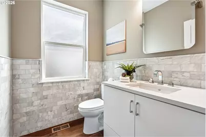 1336 NE Holland St, Portland, OR 97211 - Photo 14