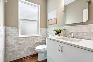 1336 NE Holland St, Portland, OR 97211 - Photo 14