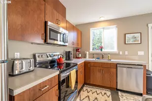 1336 NE Holland St, Portland, OR 97211 - Photo 36