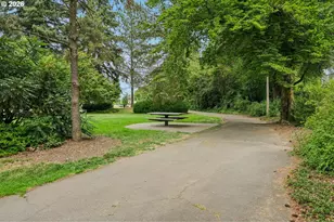 1336 NE Holland St, Portland, OR 97211 - Photo 48
