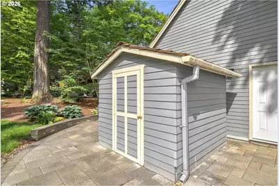 6320 SW Merlin Ct, Portland, OR 97219 - Photo 40
