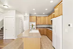 1703 Webb Lake Dr, Silverton, OR 97381 - Photo 16