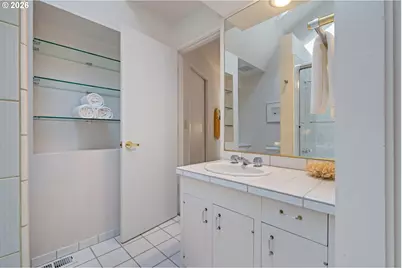 3107 SW Nottingham Dr, Portland, OR 97201 - Photo 32